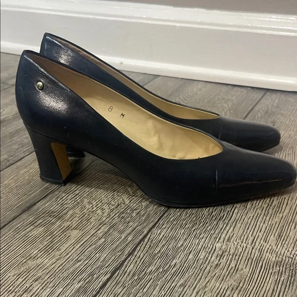 Etienne Aigner Black Leather Heels - Picture 2 of 3